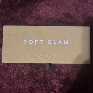 Anastasia Beverly Hills Soft Glam Palette in Brown